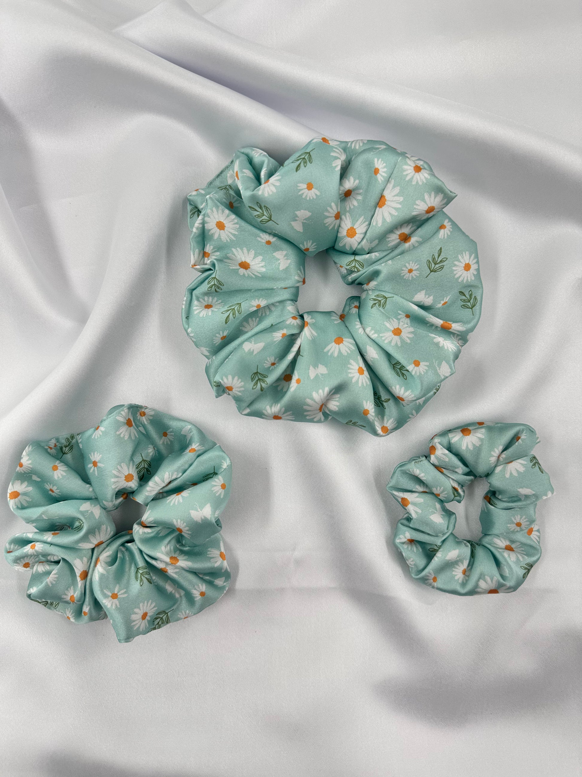 Daisy Mint Scrunchie
